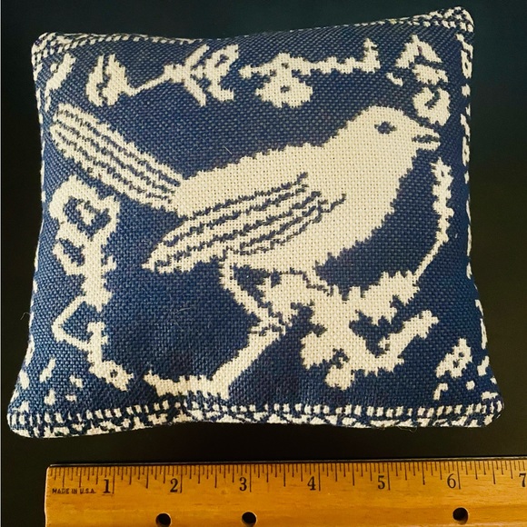 🦋Two Textile Bird Accent Mini Pillows Bundle - Picture 6 of 10